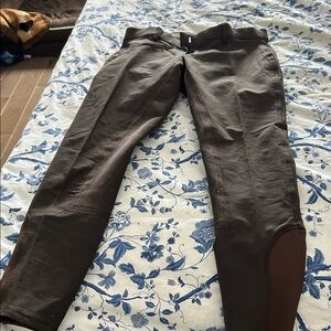 Ladies riding breeches.